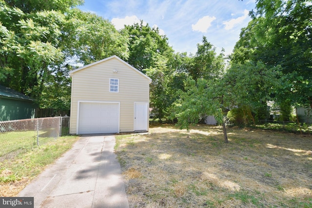307 4th St, Seaford, DE 19973 - detached garage with concrete driveway