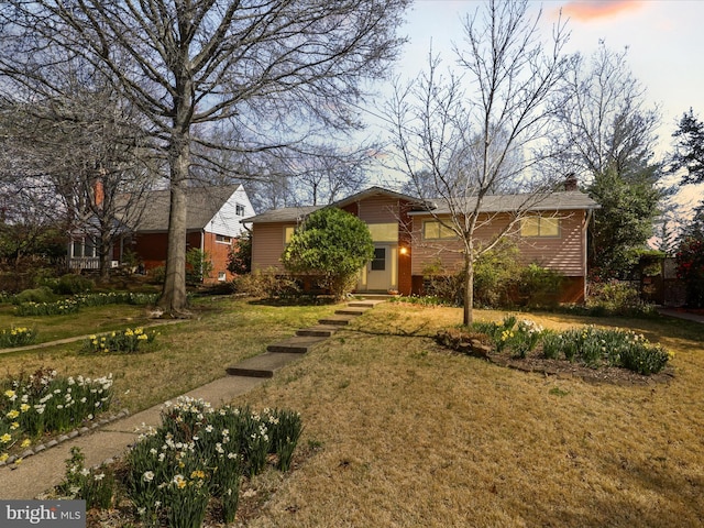 905 Peele Pl, Alexandria, VA 22304 - view of front of home with a front yard