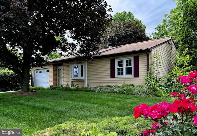141 Melodic Dr, Newark, DE 19713 - single story home with a garage and a front lawn