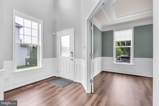 40578 Sculpin Ct, Aldie, VA 20105 - entrance foyer featuring wainscoting and wood finished floors