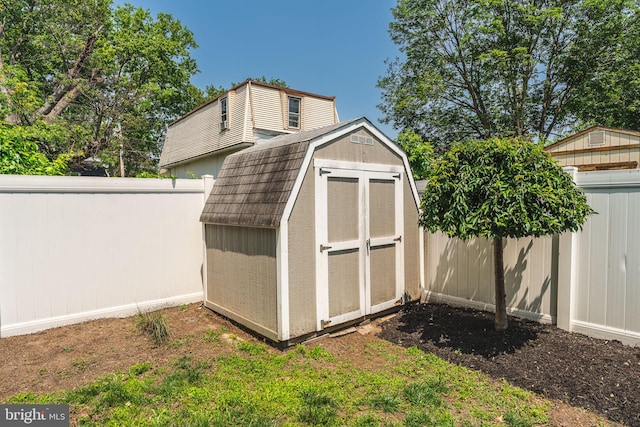 7129 Chandler Ave, Pennsauken, NJ 08110 - view of shed featuring a fenced backyard
