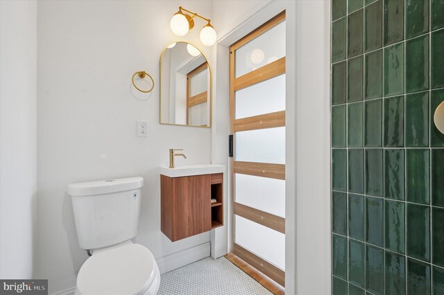 1740 N 61st St, Philadelphia, PA 19151 - bathroom with toilet and vanity