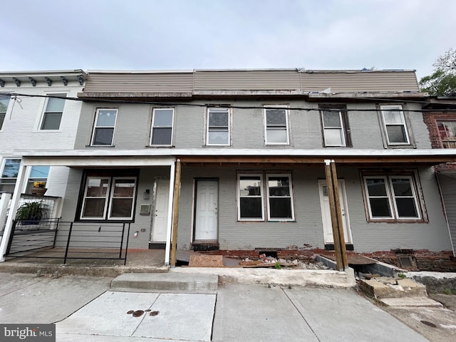 846 Fuller St, Darby, PA 19023 - multi unit property with a porch and brick siding