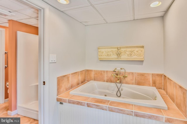 1534 Circle Dr, Annapolis, MD 21409 - full bath with a tub with jets