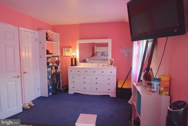 7 Caldwell Ave, Marlton, NJ 08053 - bedroom with dark carpet