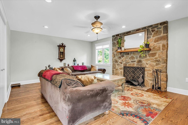 13 Quartz Mill Rd, Newark, DE 19711 - living area featuring a ceiling fan, baseboards, a fireplace, light wood-type flooring, and recessed lighting