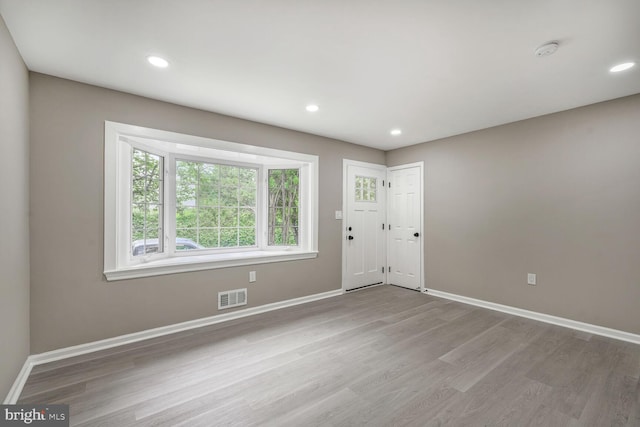 5010 54th Ave, Hyattsville, MD 20781 - foyer with wood finished floors, baseboards, and recessed lighting