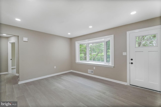 5010 54th Ave, Hyattsville, MD 20781 - foyer entrance with baseboards, wood finished floors, and recessed lighting