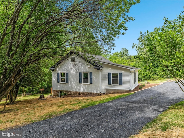 30 Gooney Falls Ln, Front Royal, VA 22630 - view of front facade featuring stucco siding