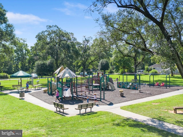 30 Gooney Falls Ln, Front Royal, VA 22630 - community play area with a lawn