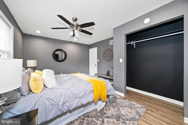 4 Hawkesbury Ct, Newark, DE 19702 - bedroom with wood finished floors, baseboards, ceiling fan, and recessed lighting