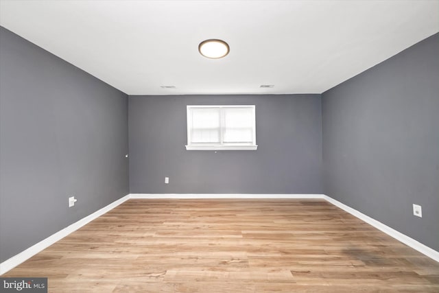 4 Hawkesbury Ct, Newark, DE 19702 - spare room with wood finished floors and baseboards