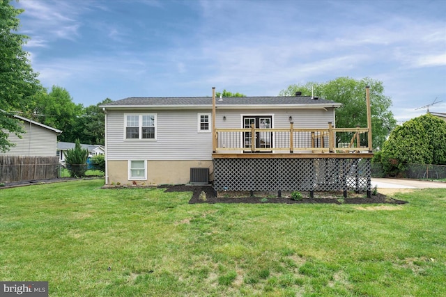 4 Hawkesbury Ct, Newark, DE 19702 - back of house with a deck and central AC unit