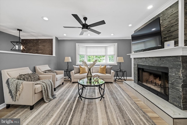 4 Hawkesbury Ct, Newark, DE 19702 - living area with wood finished floors, a fireplace, a ceiling fan, recessed lighting, and baseboards