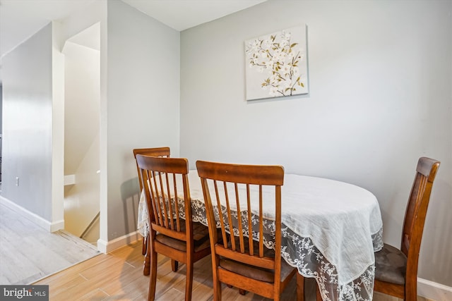 2557 Peter Jefferson Ln, Herndon, VA 20171 - dining area with wood finished floors and baseboards