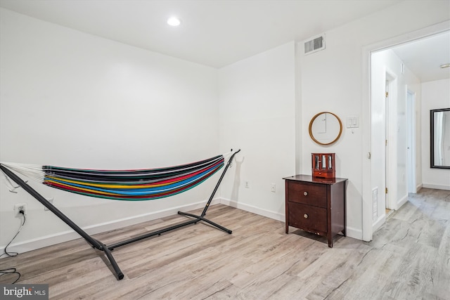 2557 Peter Jefferson Ln, Herndon, VA 20171 - bedroom featuring light wood-style floors, baseboards, and recessed lighting