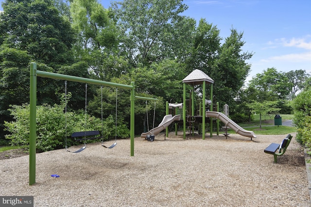 2557 Peter Jefferson Ln, Herndon, VA 20171 - view of community jungle gym