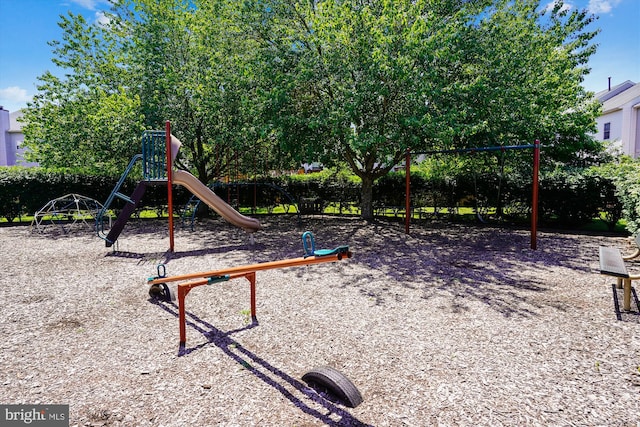 2557 Peter Jefferson Ln, Herndon, VA 20171 - view of community playground