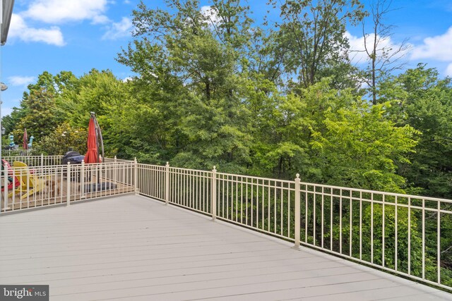 504 Hollingsworth Ter, Herndon, VA 20170 - view of wooden terrace