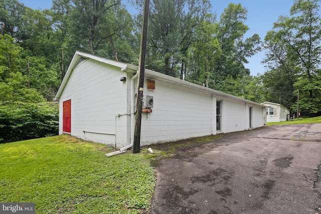 2519 Shureslanding Rd, Darlington, MD 21034 - view of side of home with a lawn