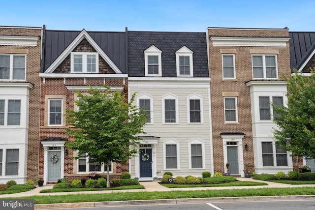 141 Center St S Unit 6, Vienna, VA 22180 - multi unit property with brick siding