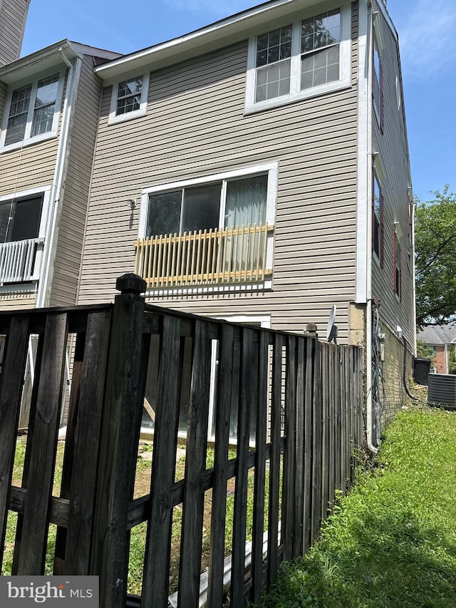 10749 Kitchener Ct, Bowie, MD 20721 - rear view of house