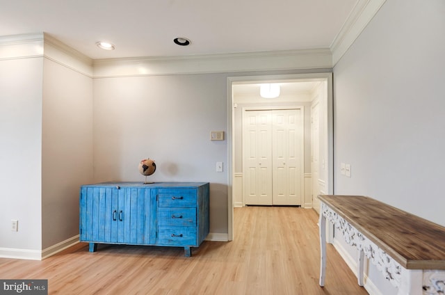 8060 Stonewall Brigade Ct Unit 101, Manassas, VA 20109 - corridor with light wood-type flooring, crown molding, and baseboards