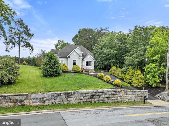 1399 N Royal Ave, Front Royal, VA 22630 - view of front facade featuring stucco siding and a front lawn