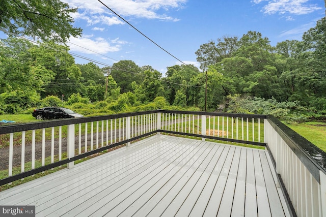 2908 Parkland Dr, District Heights, MD 20747 - wooden terrace with a yard