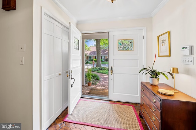5702 Ainsley Garth, Baltimore, MD 21212 - foyer entrance featuring ornamental molding