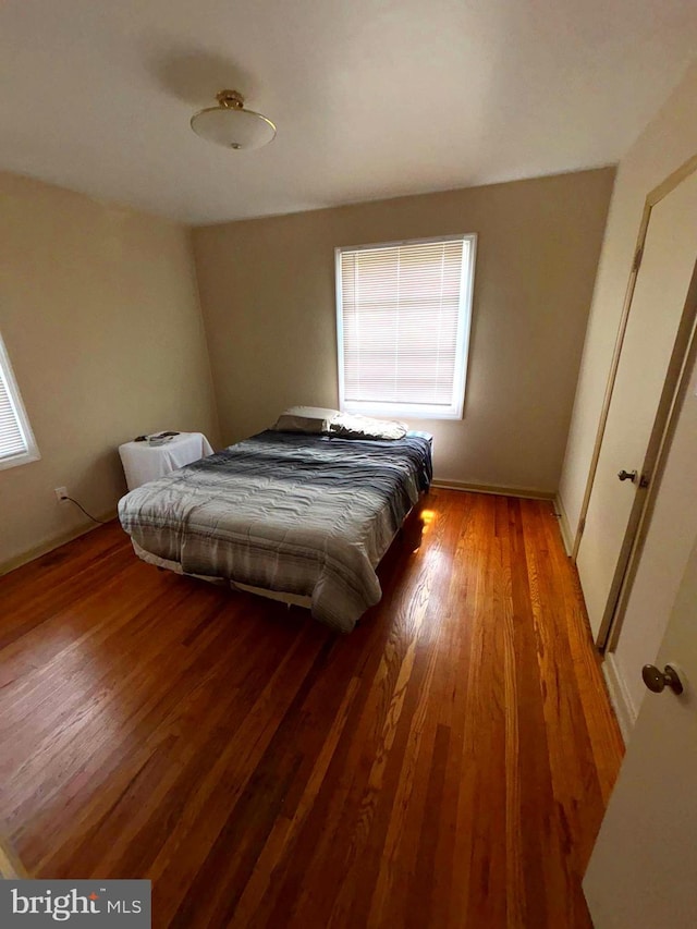 423 S E Ave, Bridgeton, NJ 08302 - bedroom featuring light wood finished floors and baseboards