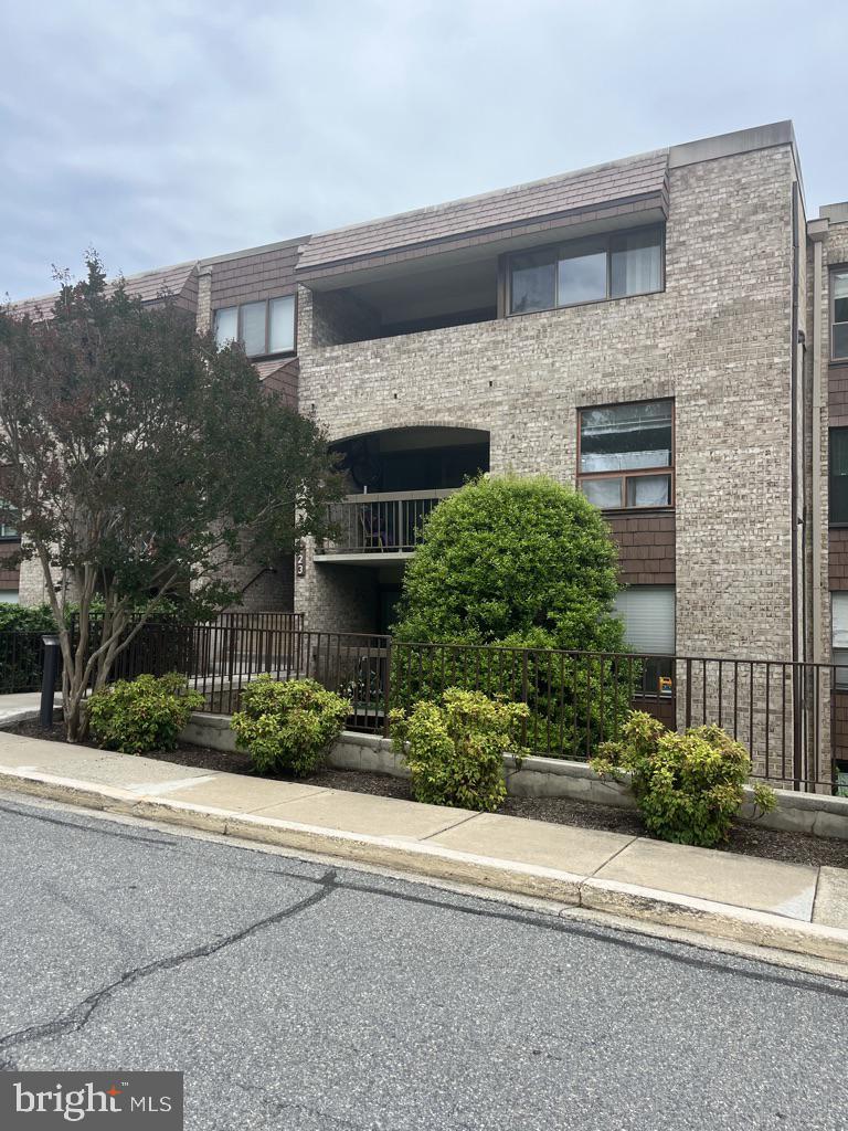 423 Christopher Ave Unit 22, Gaithersburg, MD 20879 - view of building exterior