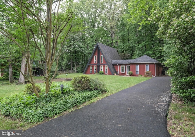 12798 Forest Oak Ct, Manassas, VA 20112 - a-frame style home featuring a front yard and roof with shingles