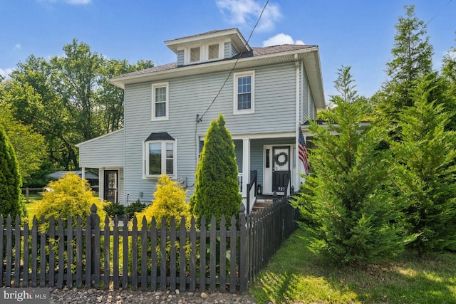 927 Annapolis Rd, Gambrills, MD 21054 - view of front facade with a fenced front yard