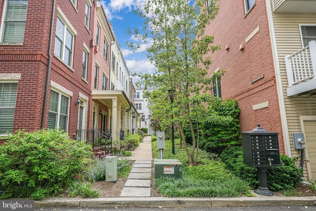 585 Regent Pl NE, Washington, DC 20017 - surrounding community with mail area