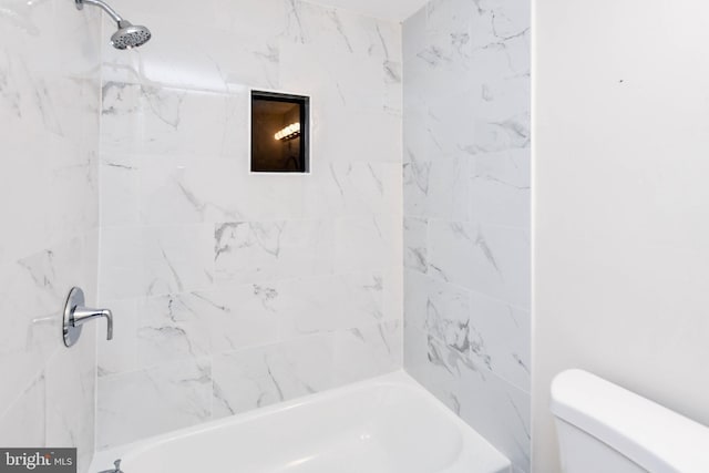 10903 Exeter Ct, Upper Marlboro, MD 20774 - full bath with toilet and shower / washtub combination