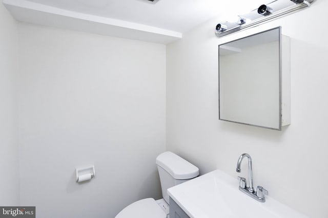 10903 Exeter Ct, Upper Marlboro, MD 20774 - half bath featuring toilet and vanity