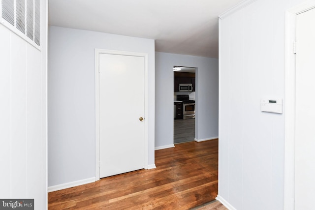 10903 Exeter Ct, Upper Marlboro, MD 20774 - corridor featuring wood finished floors and baseboards