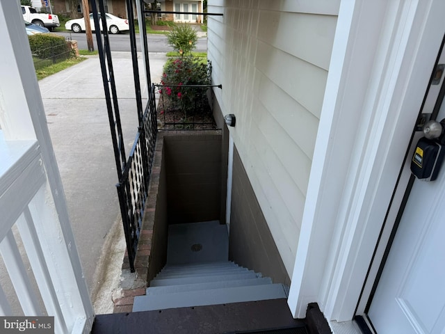 625 Butler Ave, Winchester, VA 22601 - view of staircase