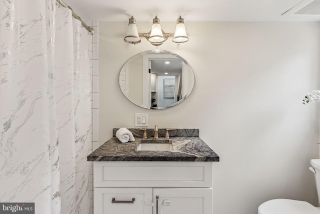 106 Bainbridge St, Philadelphia, PA 19147 - full bathroom with vanity, toilet, and a shower with curtain