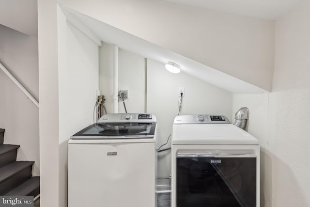 106 Bainbridge St, Philadelphia, PA 19147 - laundry room featuring washing machine and dryer