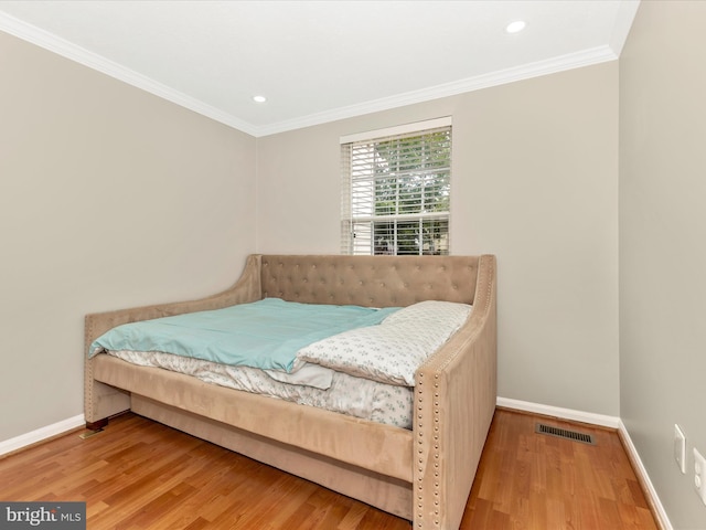 20523 Staffordshire Dr, Germantown, MD 20874 - bedroom featuring baseboards, crown molding, wood finished floors, and recessed lighting