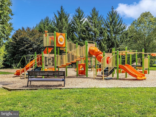20523 Staffordshire Dr, Germantown, MD 20874 - community jungle gym featuring a yard