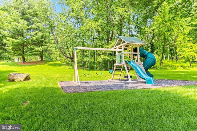 5 Tall Tree Ct, Baltimore, MD 21208 - community play area featuring a yard