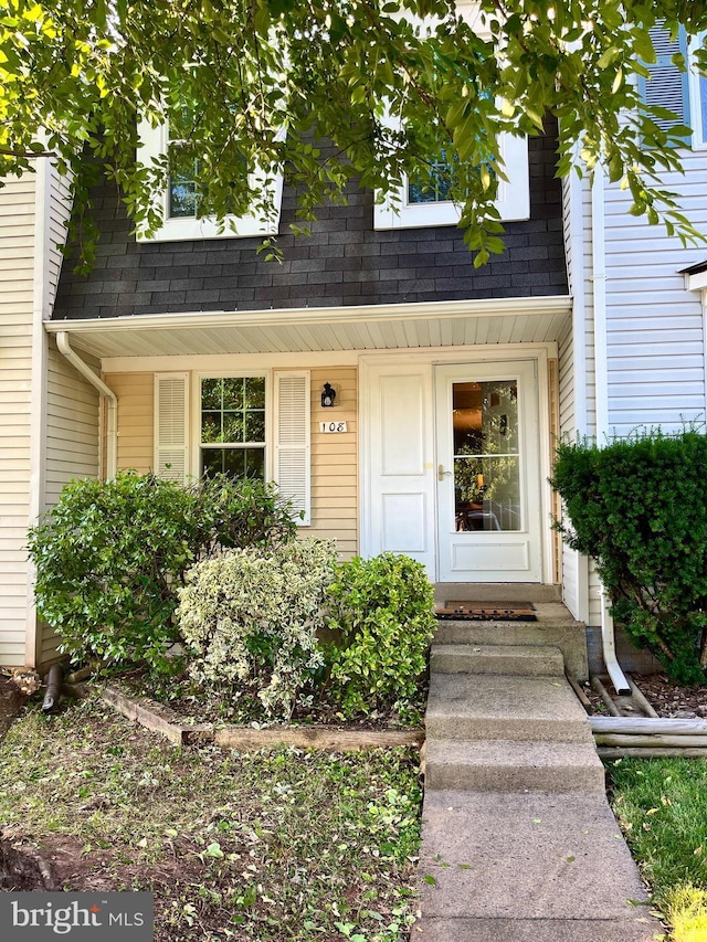 108 Bickel Ct, Sterling, VA 20165 - entrance to property featuring roof with shingles