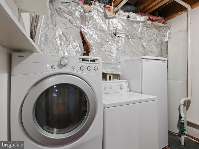 108 Bickel Ct, Sterling, VA 20165 - laundry room featuring washing machine and dryer