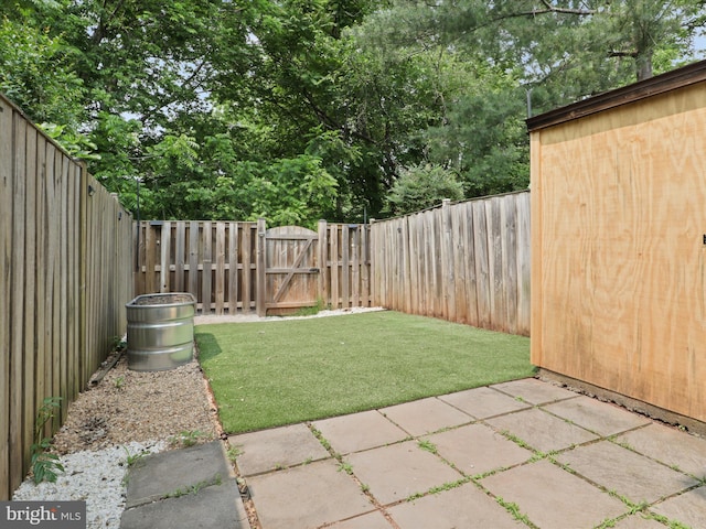 108 Bickel Ct, Sterling, VA 20165 - view of yard with a gate and a patio area