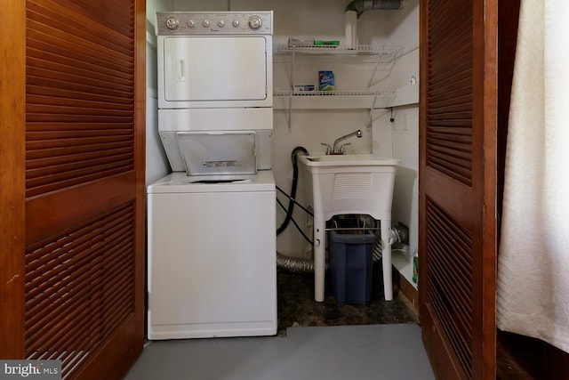 172 Chippewa Trl, Medford Lakes, NJ 08055 - washroom with stacked washer / drying machine