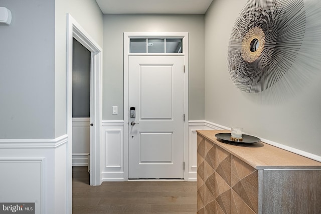 1009 Lakeview Ct Unit 1009, King Of Prussia, PA 19406 - entrance foyer featuring wood finished floors and wainscoting