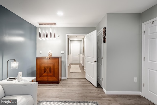 1009 Lakeview Ct Unit 1009, King Of Prussia, PA 19406 - bathroom featuring wood finished floors, toilet, baseboards, and recessed lighting